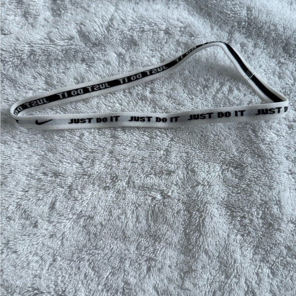 NIKE Bundle Swoosh & Just Do It Headbands - Picture 3 of 10